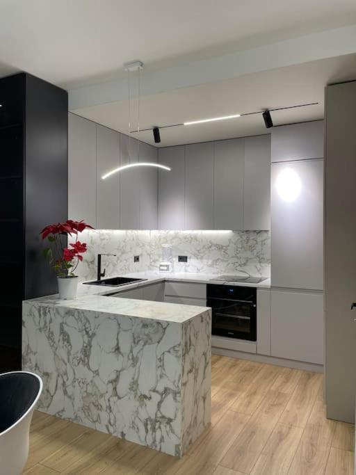 Angry Architects Apartment01 Тирана Экстерьер фото
